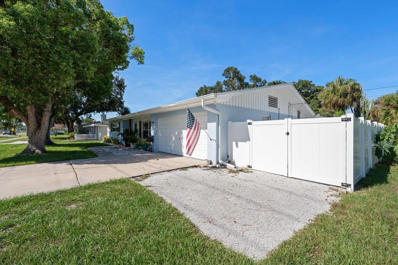 1690 Pinehurst Rd