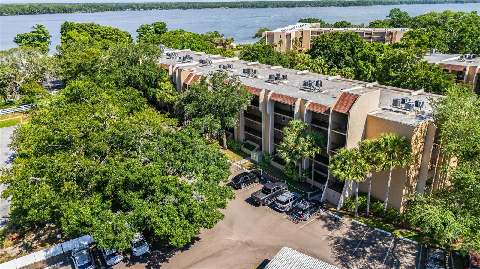 90 Highland Ave S #402