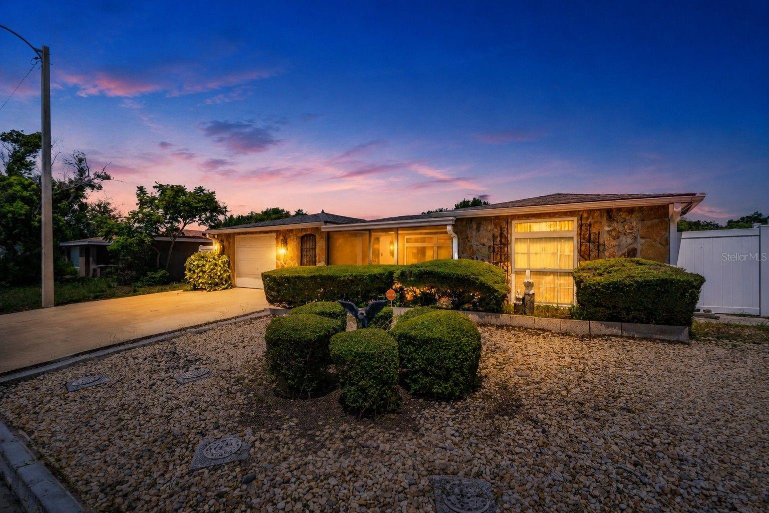 7825 Bloomfield Dr