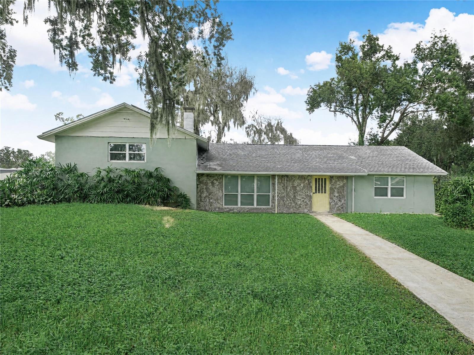 3102 Thonotosassa Rd